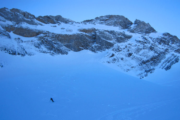 FLISWAND NE COULOIR